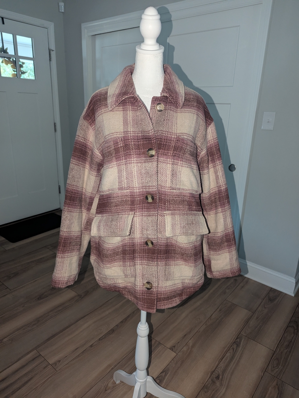 American Eagle Outfitters Plaid Teddy Jacket in Cream and Mauve